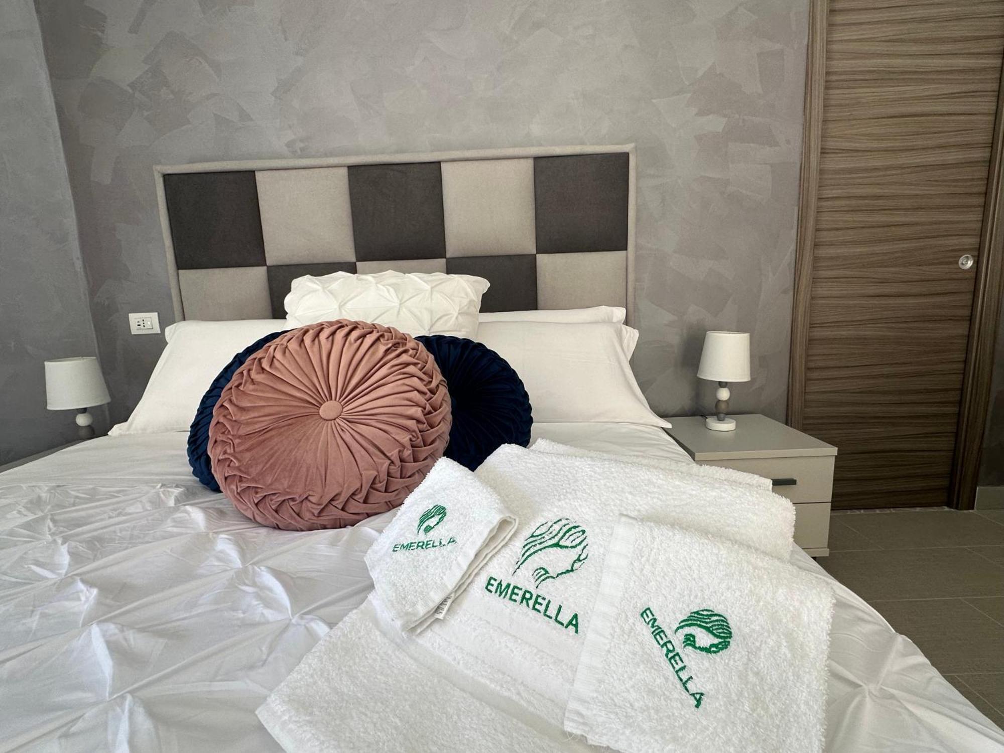 Emerella Luxury Suites-Siderno Lungomare Eksteriør bilde