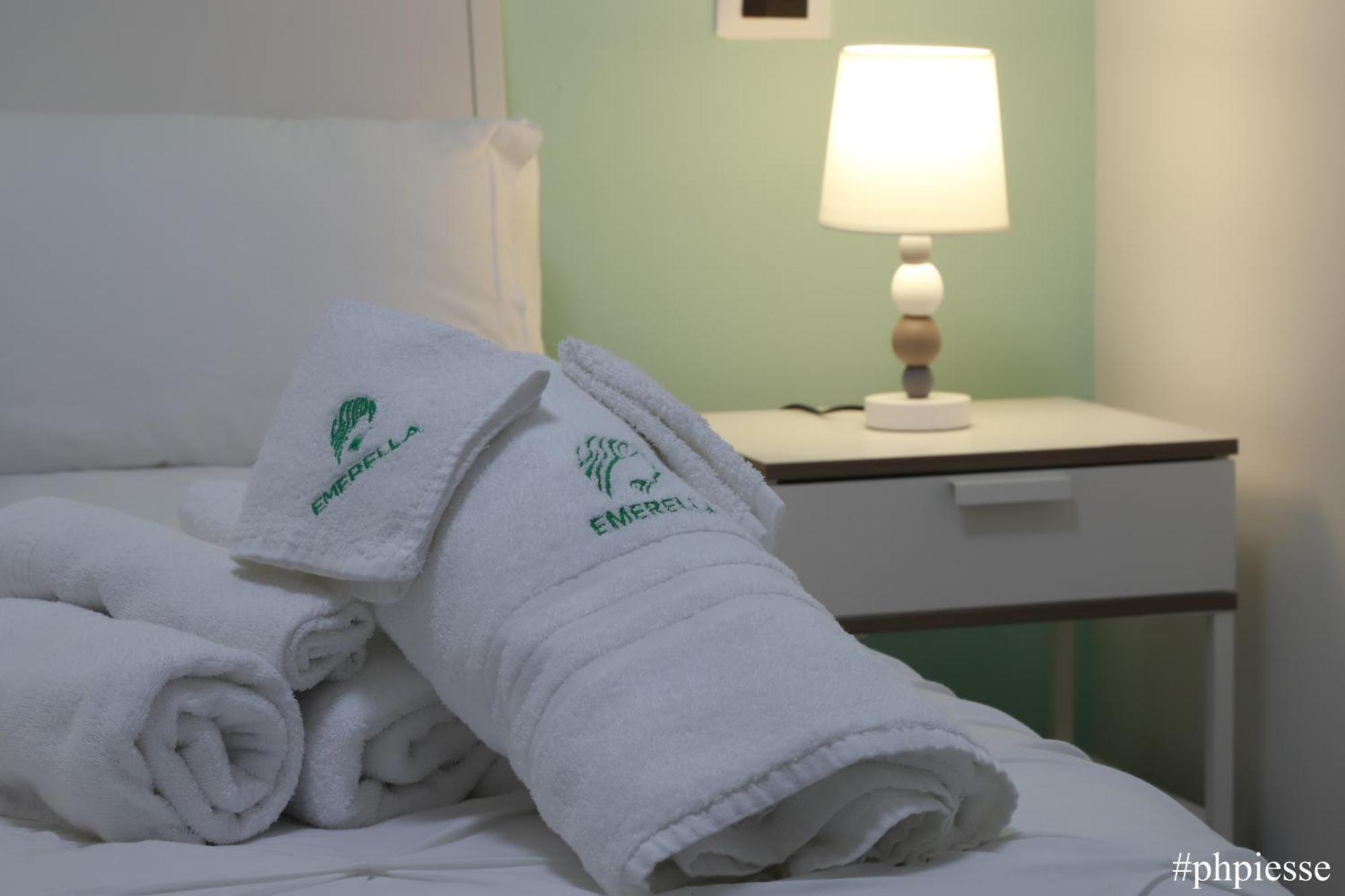 Emerella Luxury Suites-Siderno Lungomare Eksteriør bilde