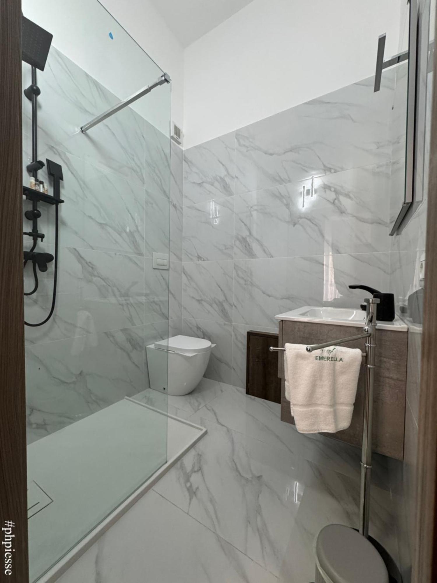 Emerella Luxury Suites-Siderno Lungomare Eksteriør bilde